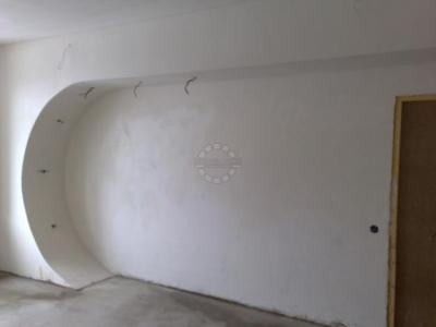 Otdelka krivolineynoy poverhnosti steklomagnezitovym listom